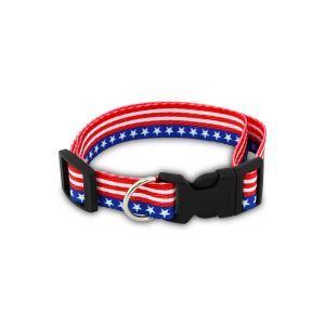 Collar para perro PATRIOTIC de nylon de talla M con diseño de la bandera de USA, y gancho plástico de liberación rápida | DUKES